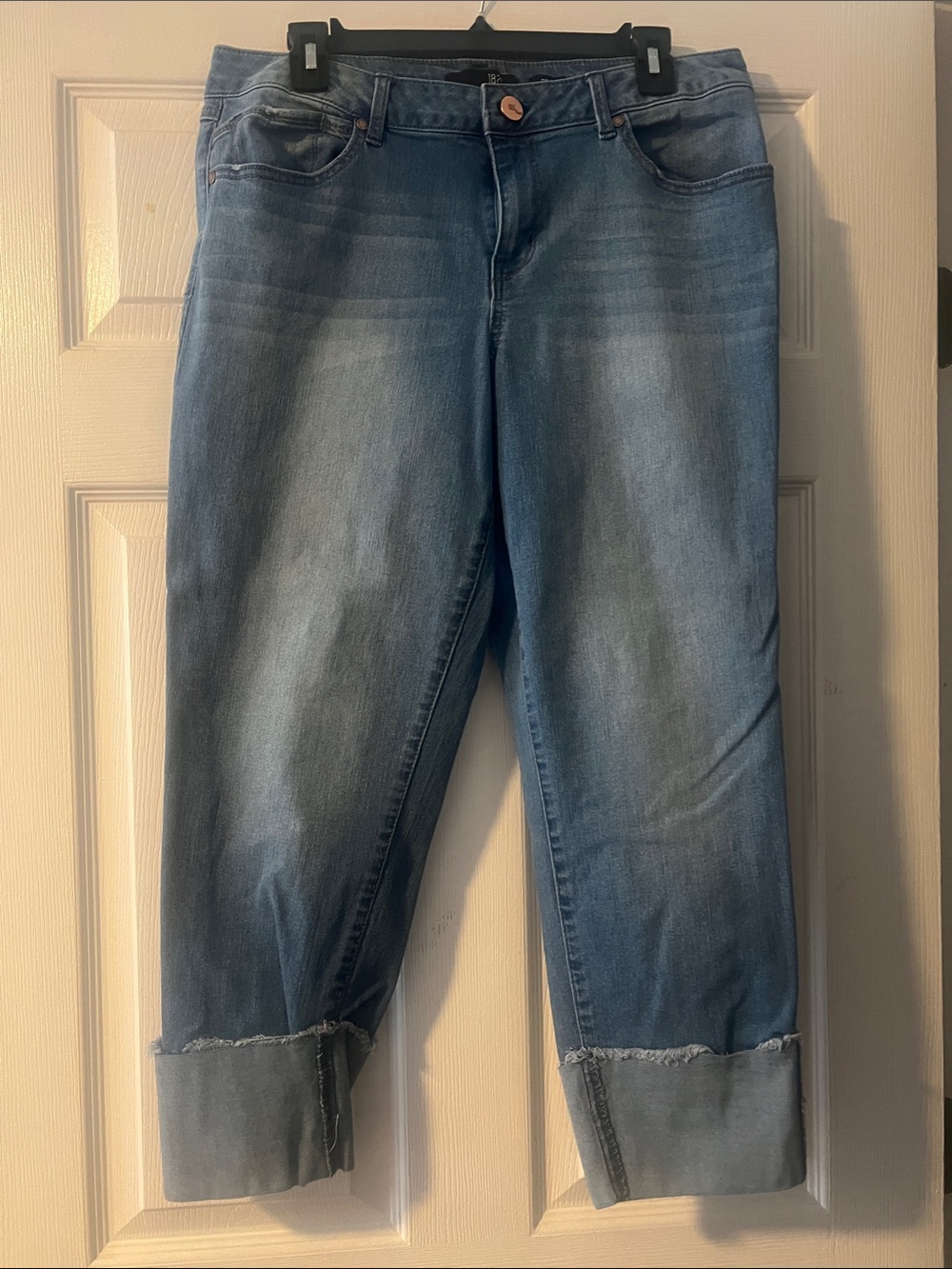 1822 Denim Light Blue Cropped Cuffed Jeans